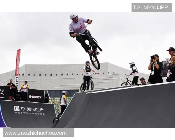 上海滑板队耐力训练揭秘：如何在极限运动中提升持久战斗力